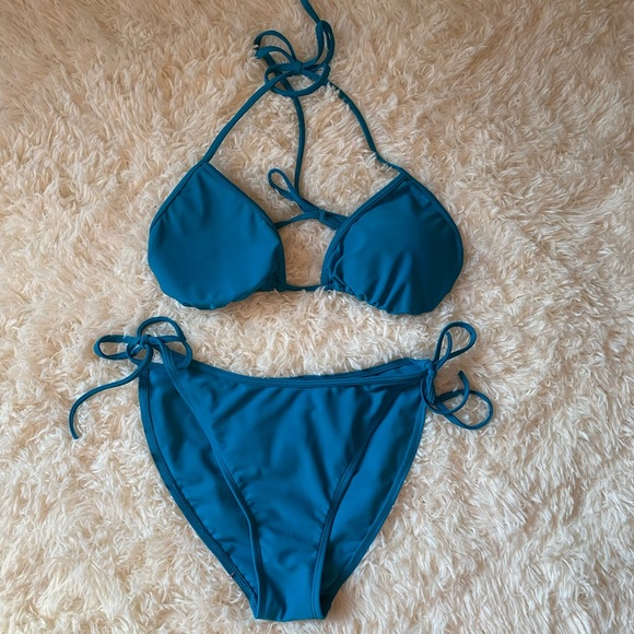 Beautiful teal two piece bikini - Picture 1 of 1